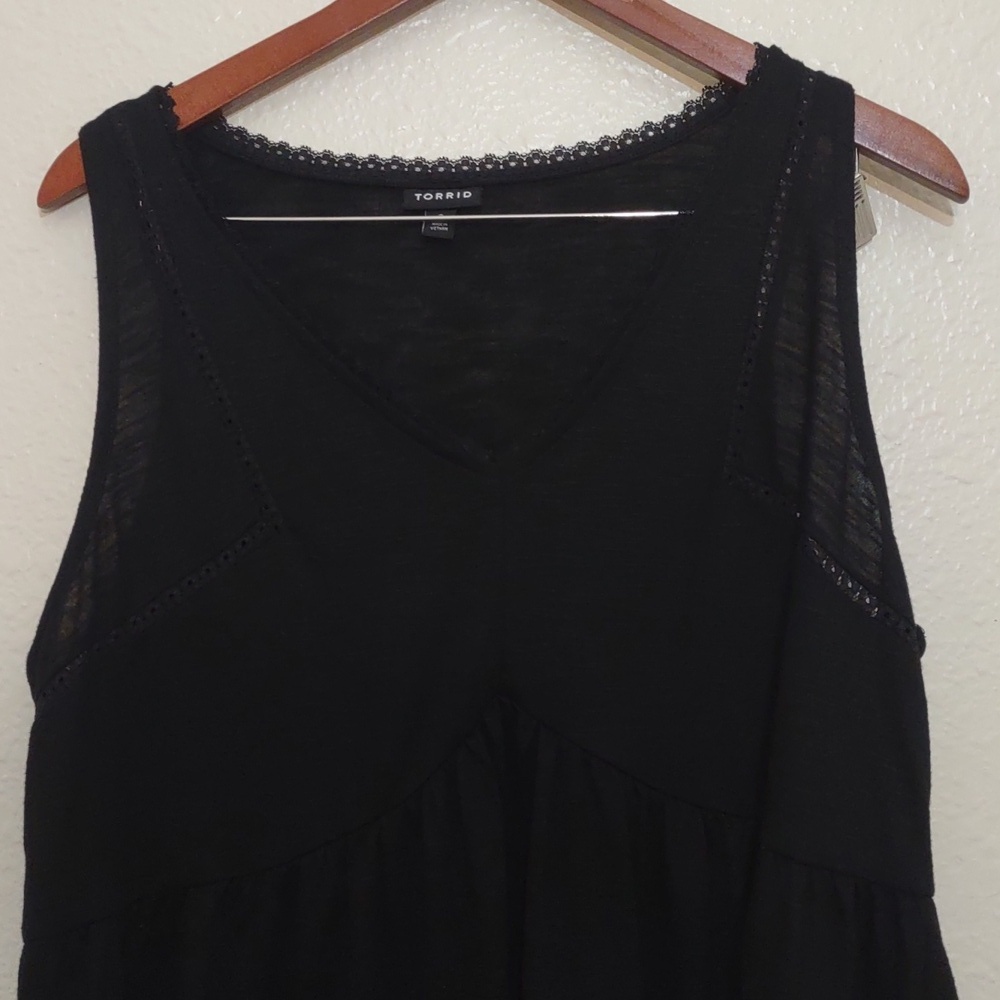 Torrid Black Scoop Neck Sleeveless Tank Top - Picture 3 of 9